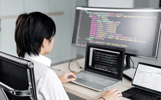 海西 ,php声明和调用变量的符号是什么？