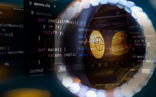 海西 ,php声明和调用变量的符号是什么？